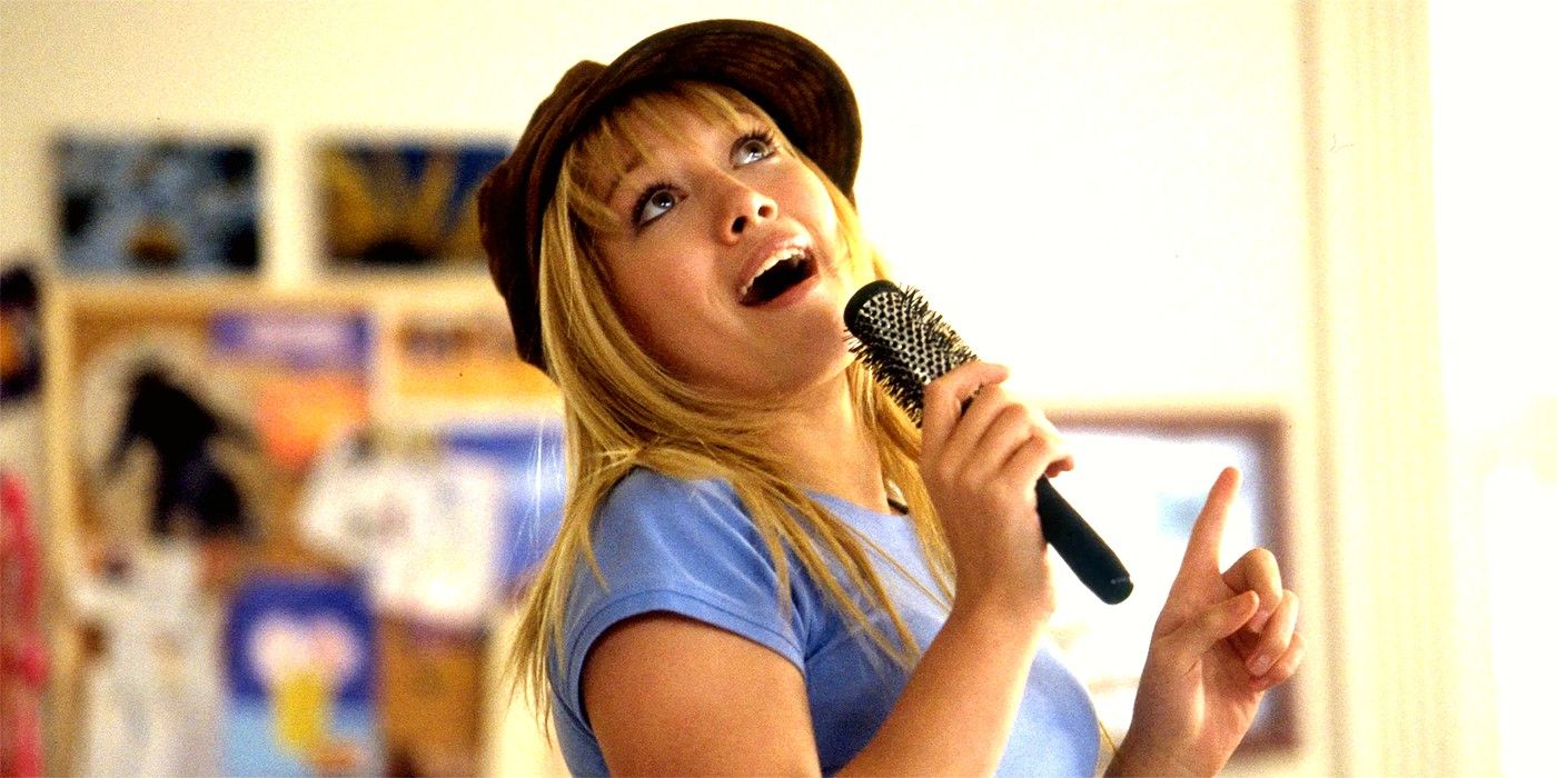 Hilary Duff canta la canción clásica de Lizzie McGuire en un video de línea de piquete mientras continúa la huelga de actores