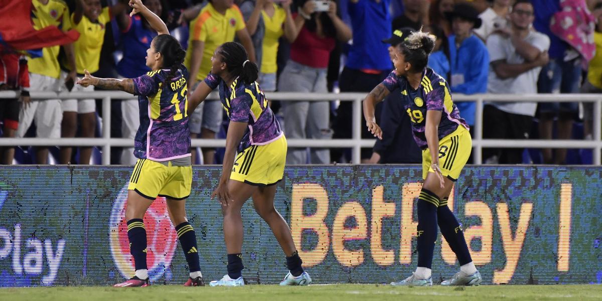 Irlanda y Colombia se declaran la guerra antes del Mundial: "Son unas nenas…"