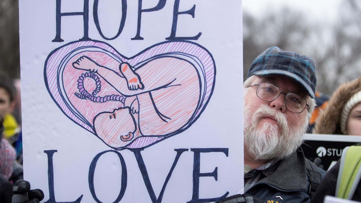 Juez suspende temporalmente nueva prohibición del aborto en Iowa