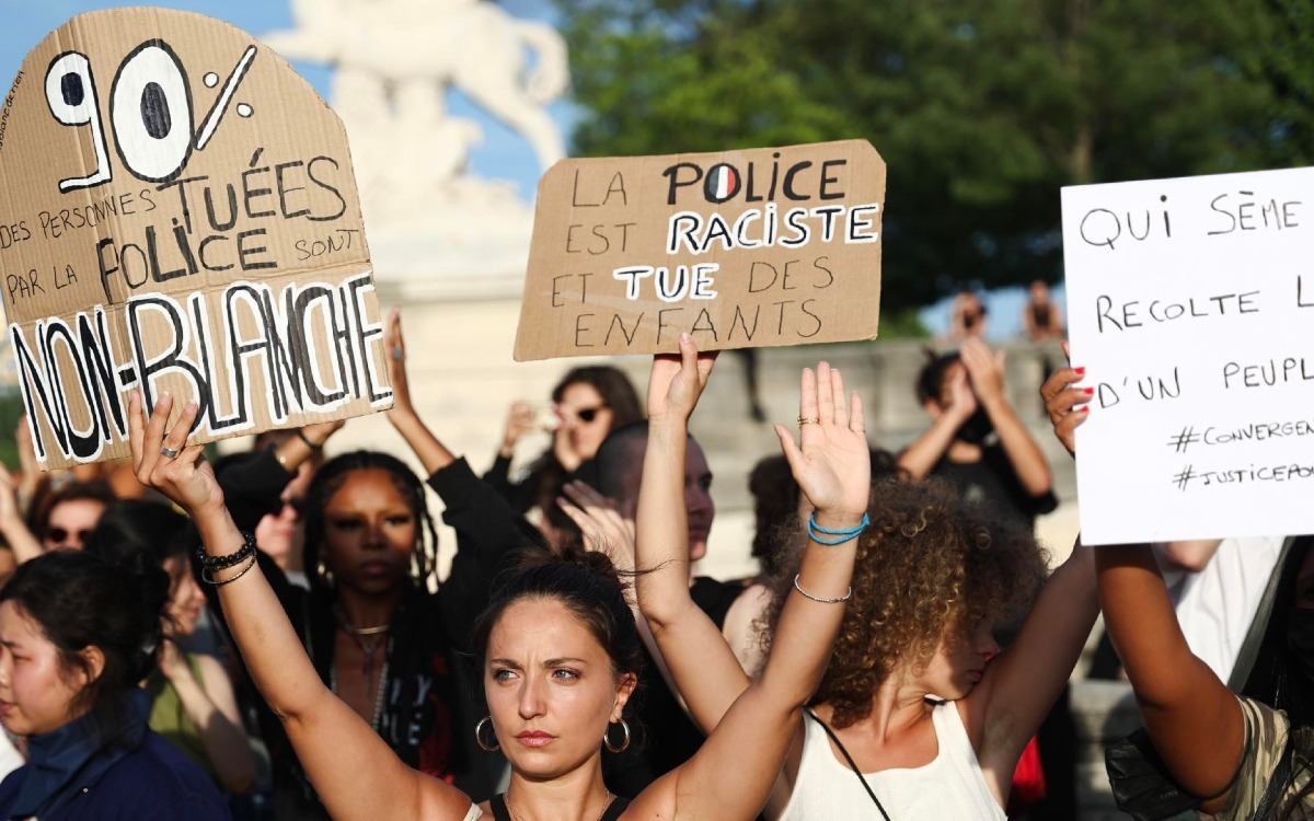 Manifestantes saquean armería en Marsella; suman 971 detenidos tras muerte de un adolescente a manos de la policía