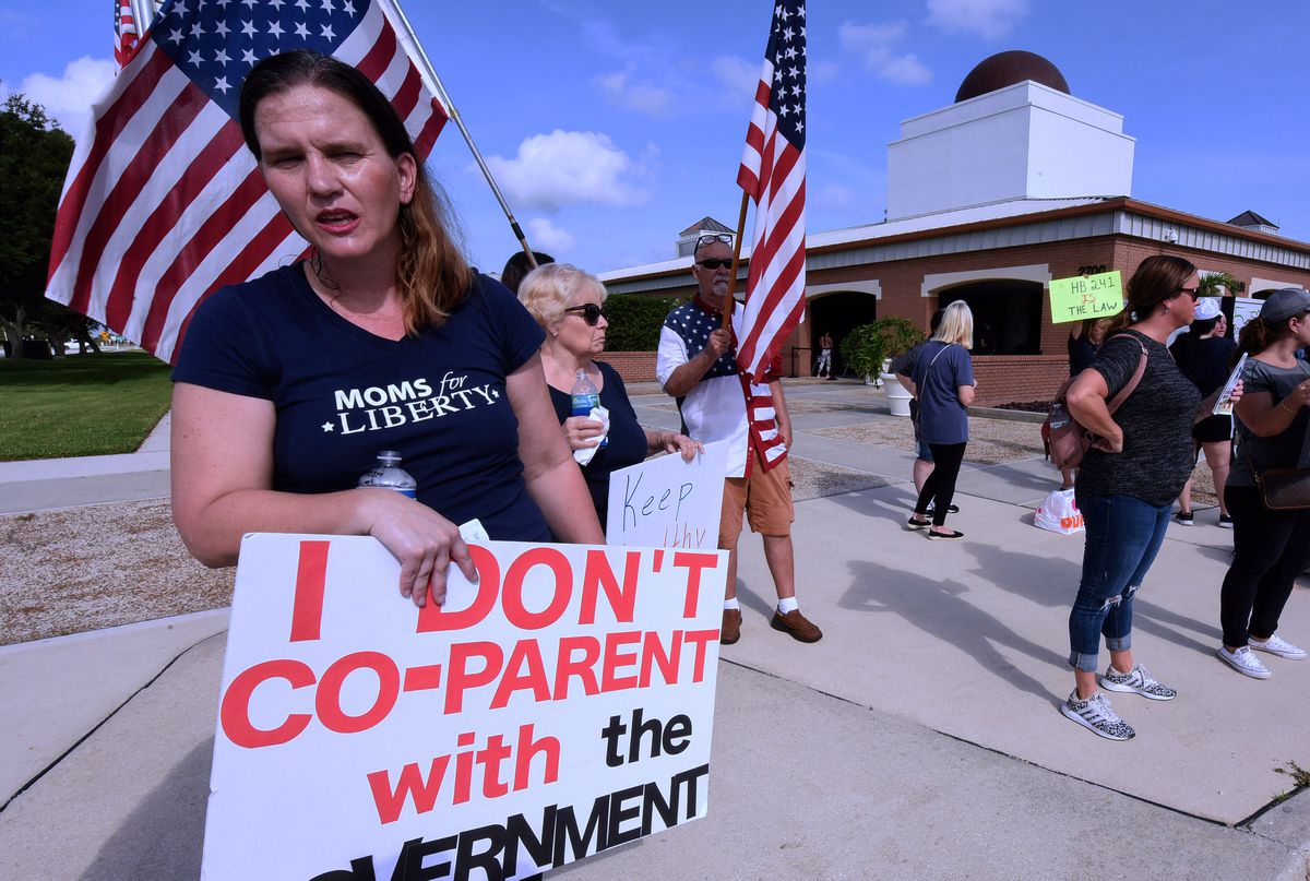 Moms 4 Liberty: las madres conservadoras que son el botín más codiciado de los republicanos
