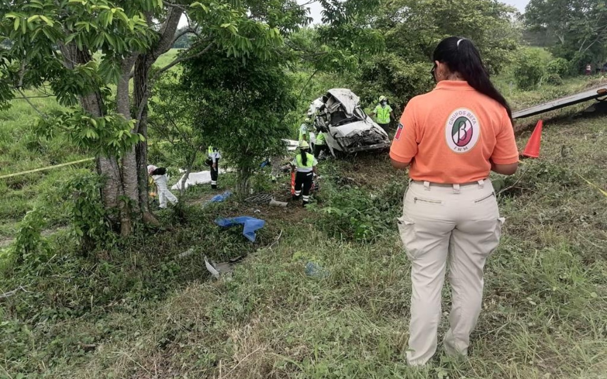 Mueren cinco migrantes en Tabasco tras accidente carretero