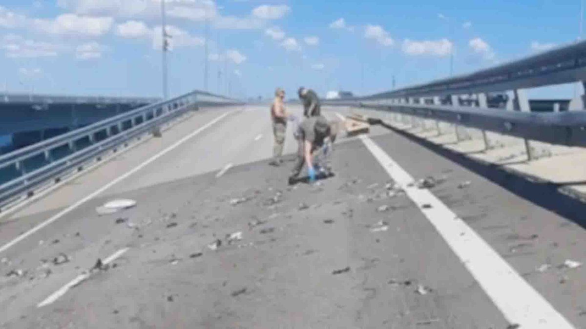 Rusia acusa a Ucrania de otro ataque mortífero al puente de Crimea