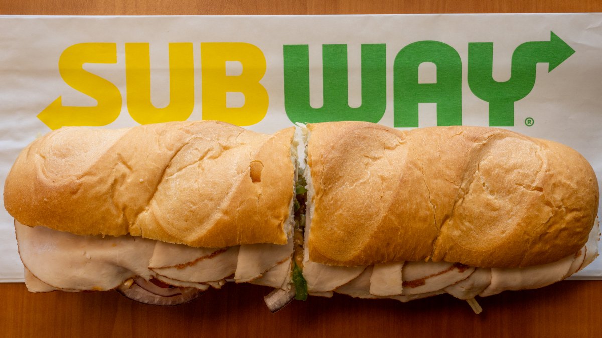 Subway comienza a servir carnes recién cortadas