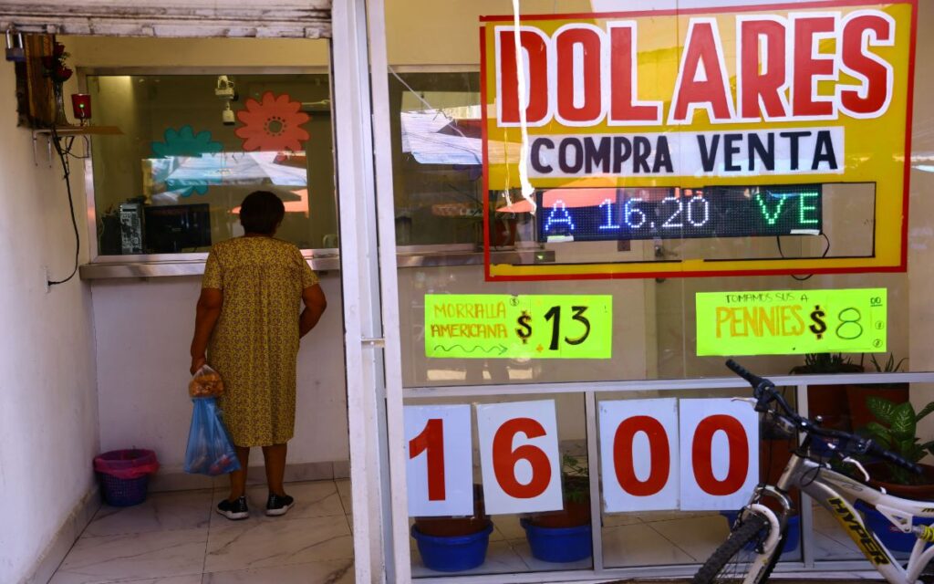 "Súper peso" golpea economía de mexicanos receptores de remesas