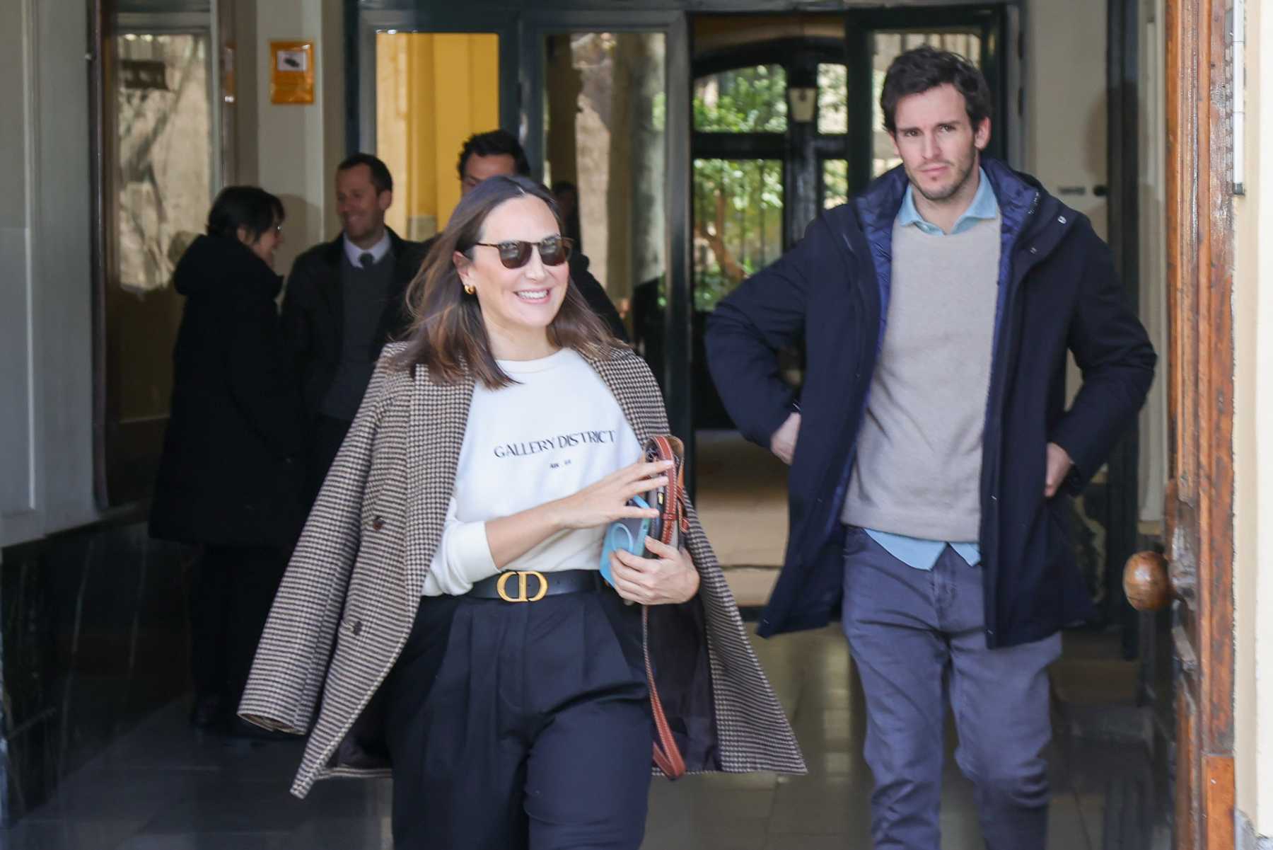 Tamara Falcó e Íñigo Onieva a las puertas de su casa en Madrid / Gtres