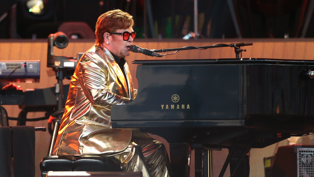 Tras 52 años de carrera, Elton John se retira de los escenarios