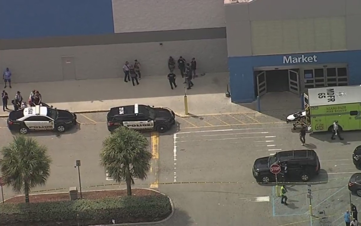 Un muerto y dos heridos tras tiroteo en tienda departamental de Florida | Videos
