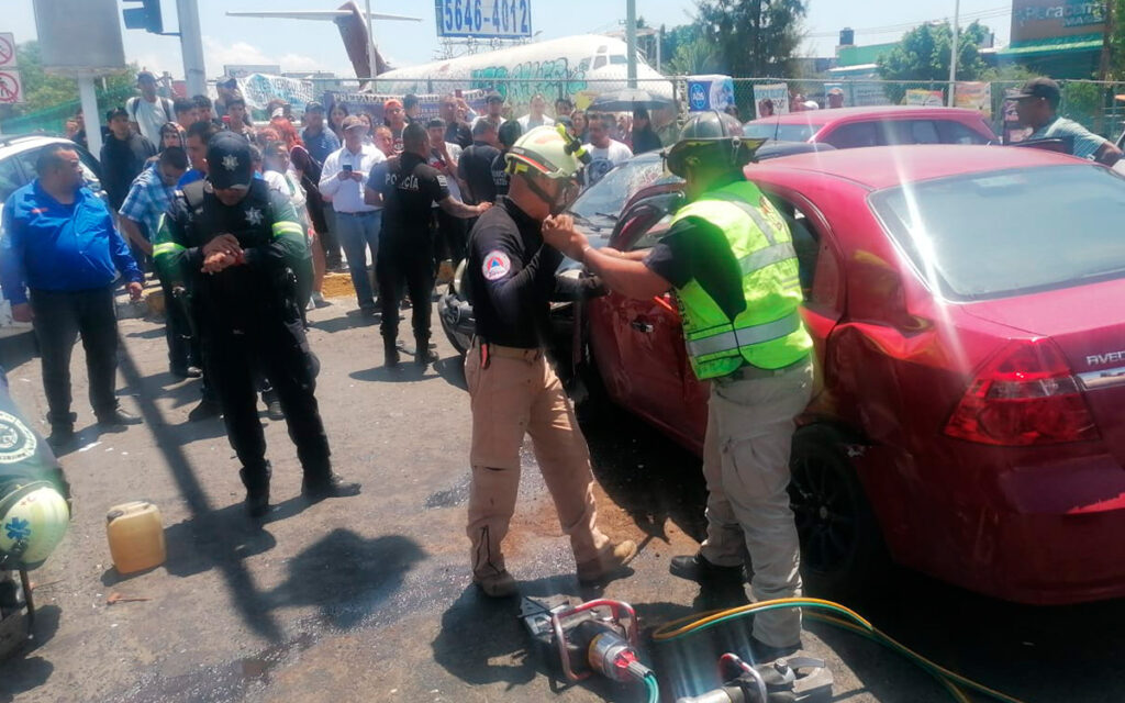 Varios heridos tras choque múltiple en Avenida Central, Ecatepec
