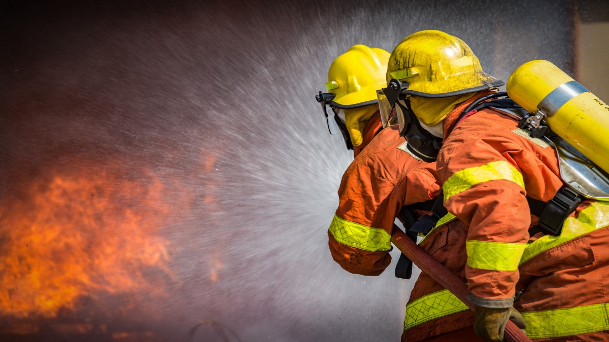 bomberos abandonan el Servicio Forestal por mejores condiciones laborales