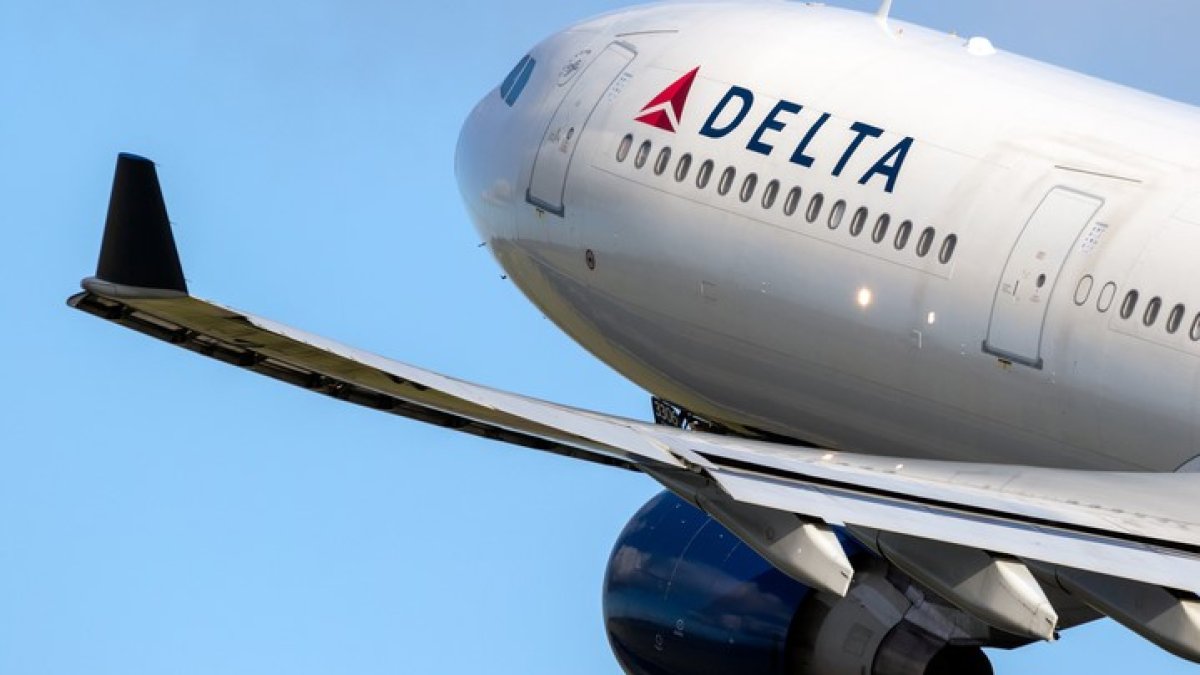 pasajero ebrio agredió madre e hija en vuelo de Delta