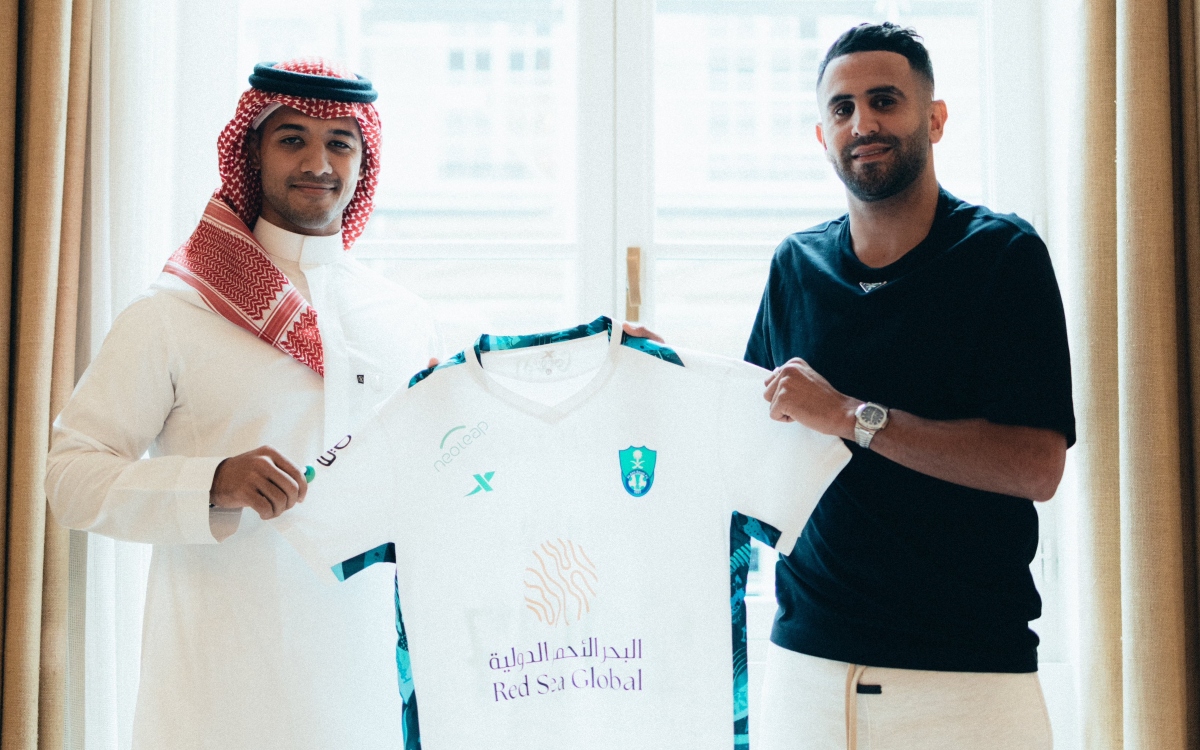 ¡Otro más a Arabia Saudita! Al Ahli confirma el fichaje de Riyad Mahrez