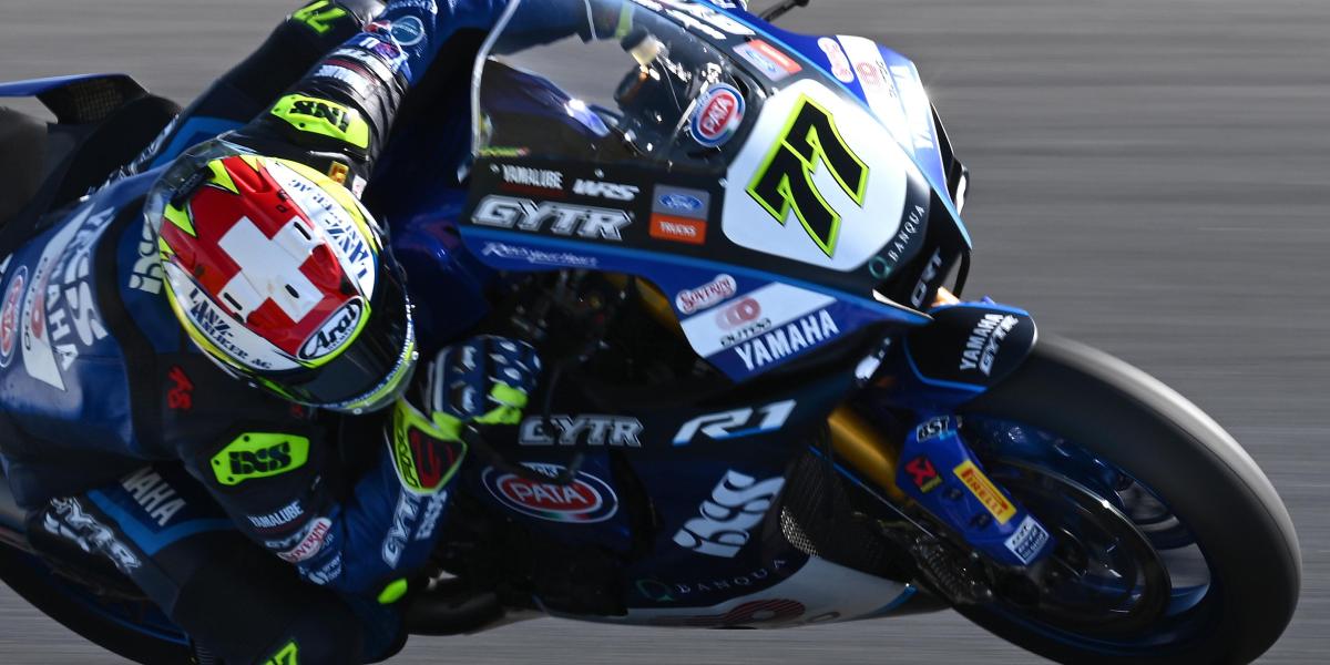 Aegerter continuará un año más con el equipo Yamaha de Superbike