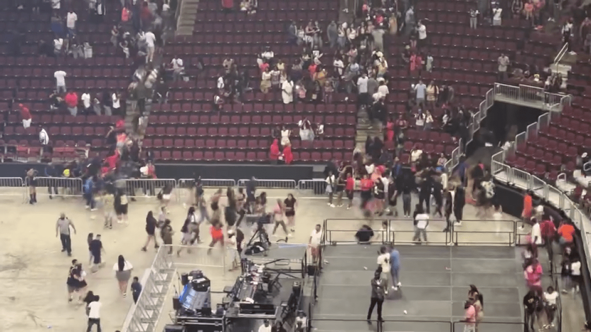 Apuñalan a mujer en el United Center de Chicago durante concierto