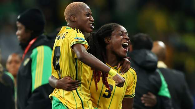 Copa Mundial Femenina: Jamaica saborea la emoción de los últimos 16 mientras los gigantes Brasil caen temprano