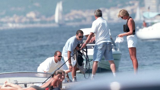 La princesa Diana junto a Dodi Al-Fayed en Saint Tropez / Gtres