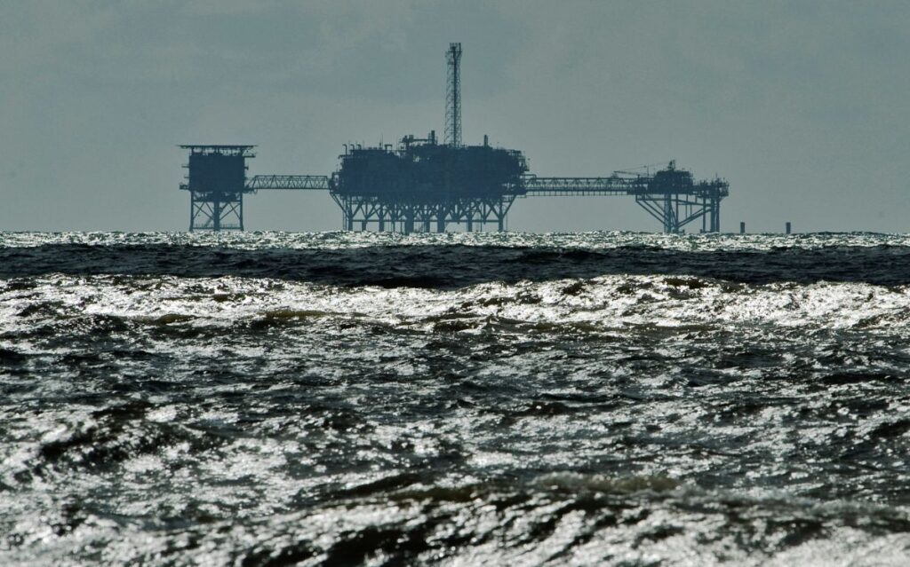 Huracán Idalia: Chevron evacua plataformas en Golfo de México