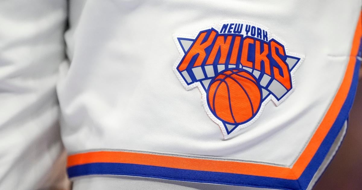Jugador de los New York Knicks se casa con su novia de secundaria