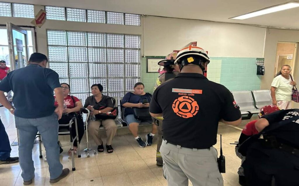 Otra vez... Cinco mujeres quedaron atrapadas en elevador del IMSS en Monterrey