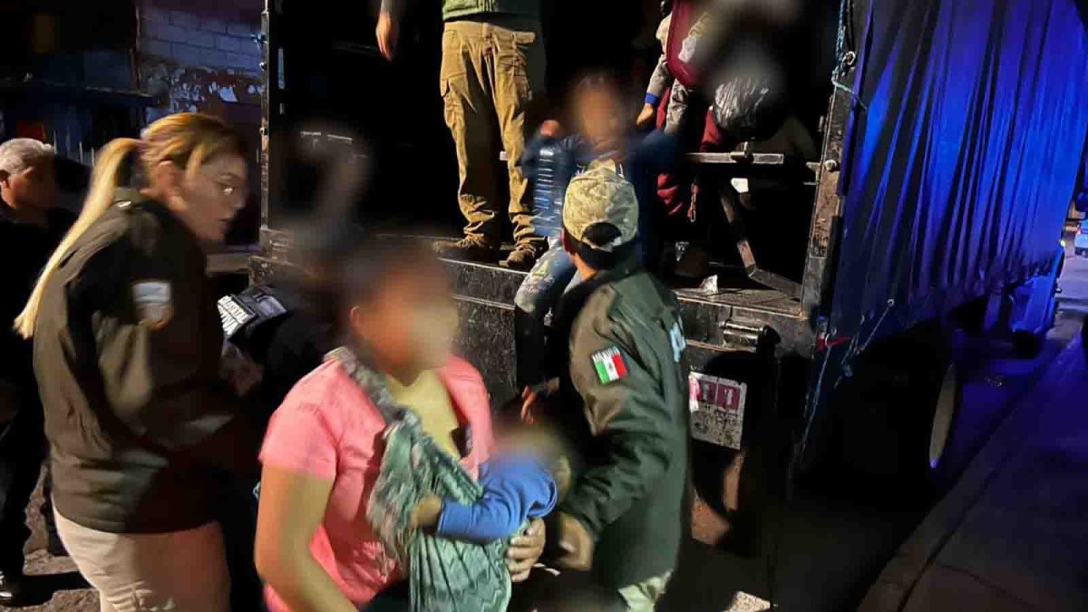 Rescate masivo de 231 migrantes hacinados en un tráiler en México