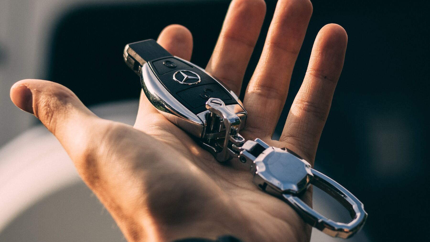 Tus llaves del coche esconden una función que cambiará tu vida: ¿cómo no lo habíamos pensado?