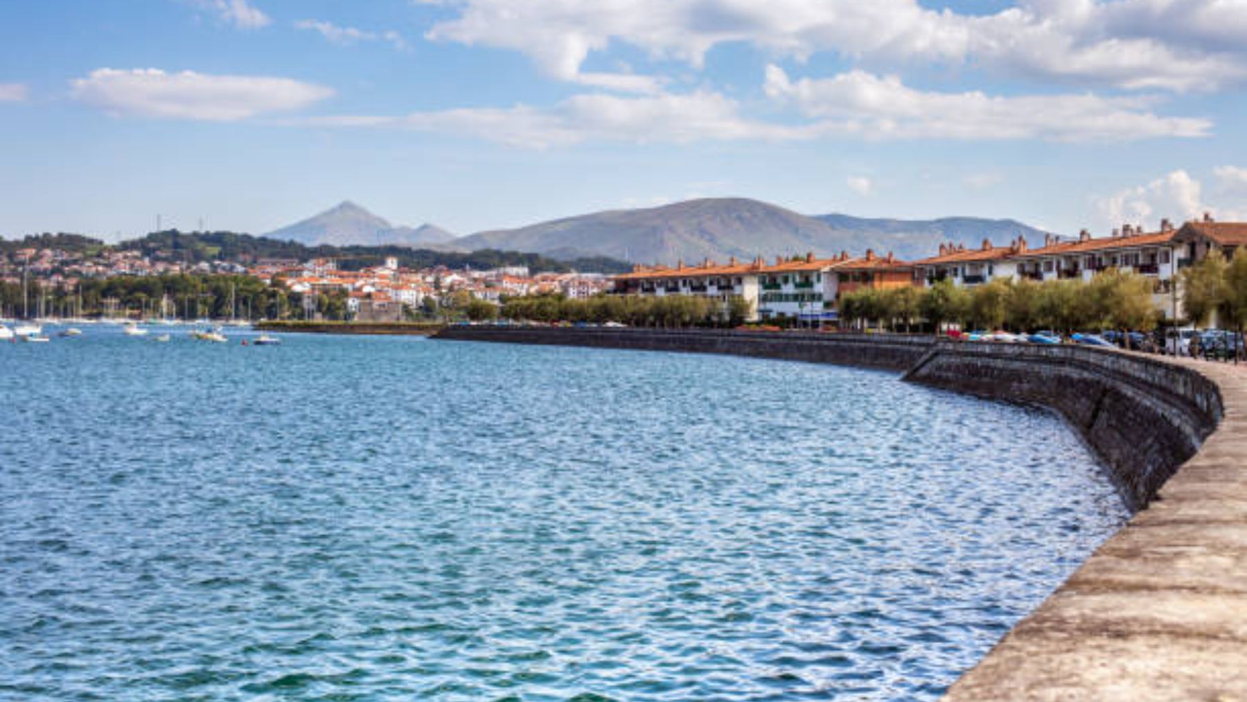 Este es el pueblo de España que deberás visitar si septiembre es tu mes de vacaciones