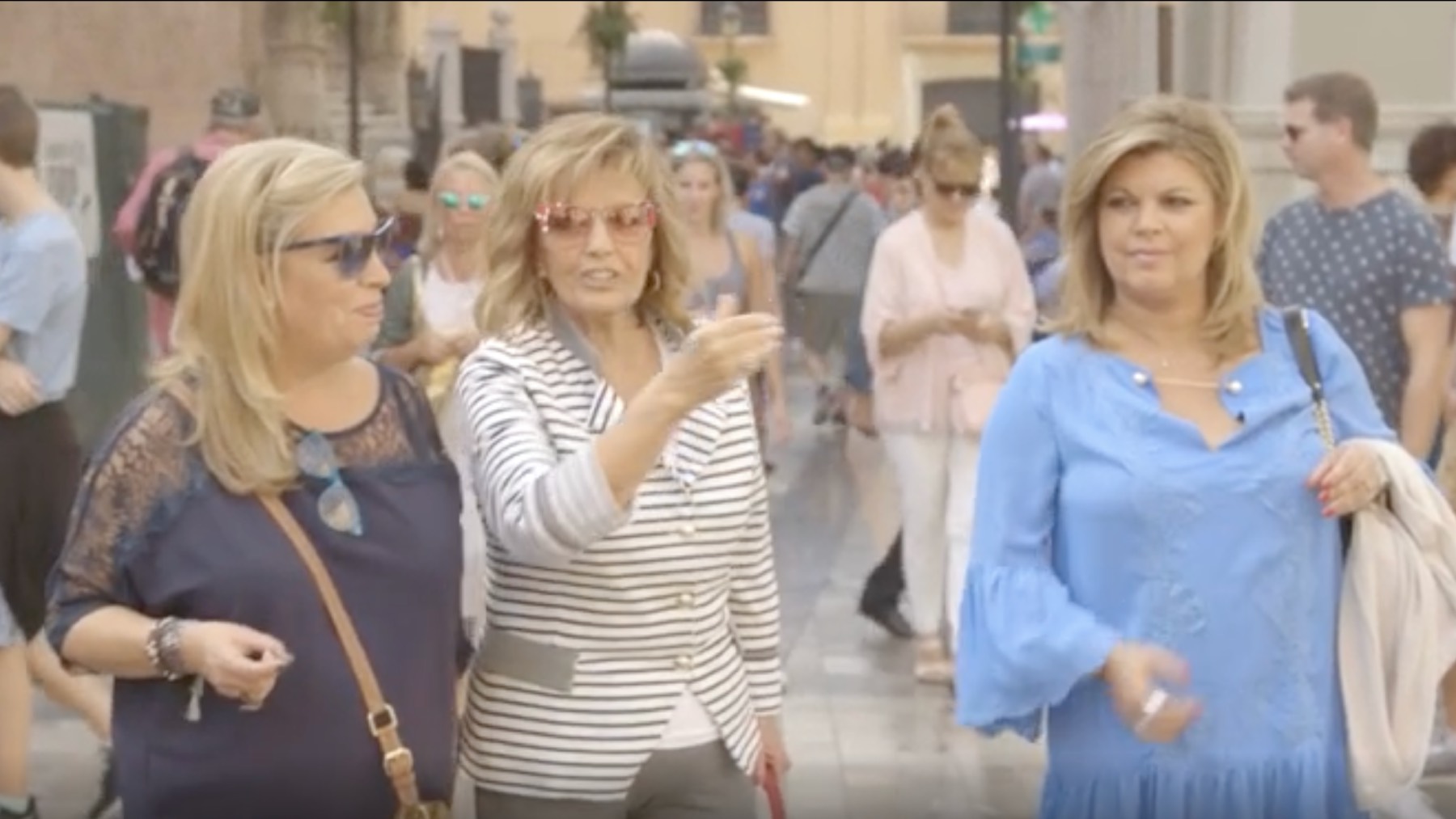 María Teresa Campos, Carmen Borrego y Terelu Campos en las calles de Málaga/ Mediaset