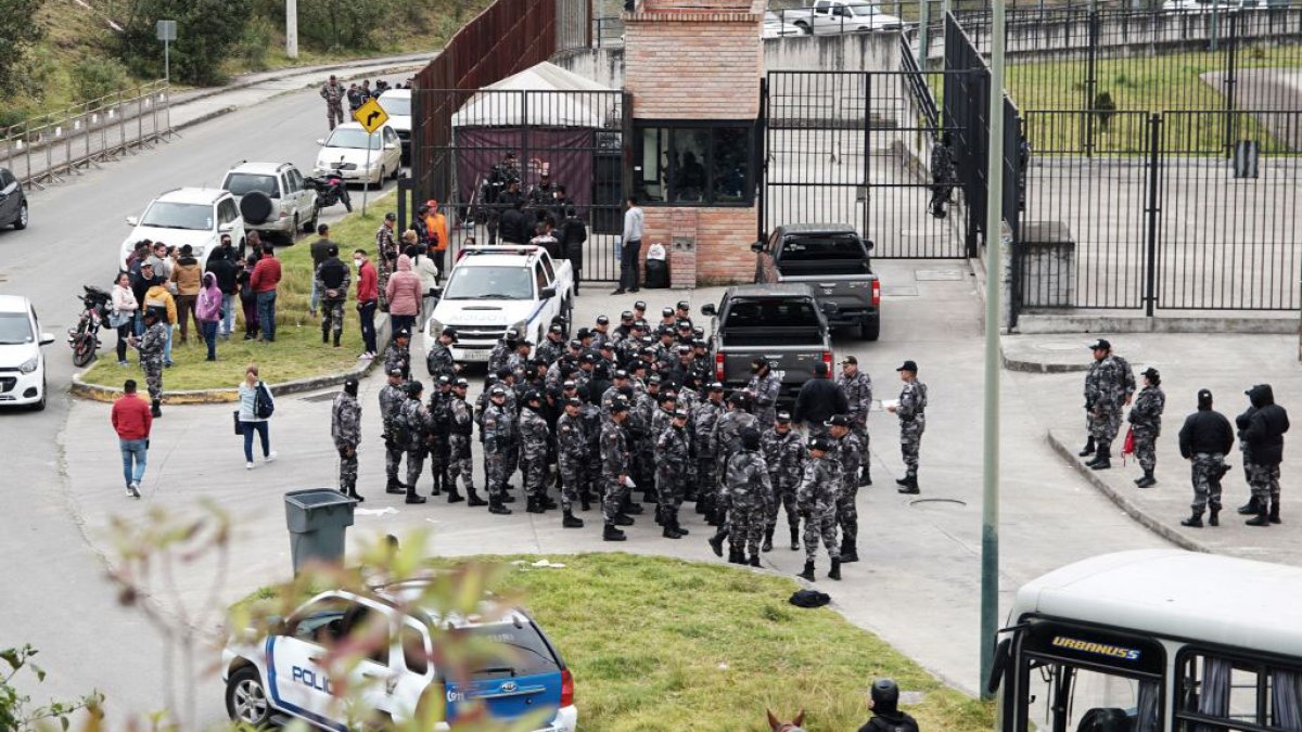 Ataques con explosivos en puentes se suman a ola de violencia y atentados en Ecuador