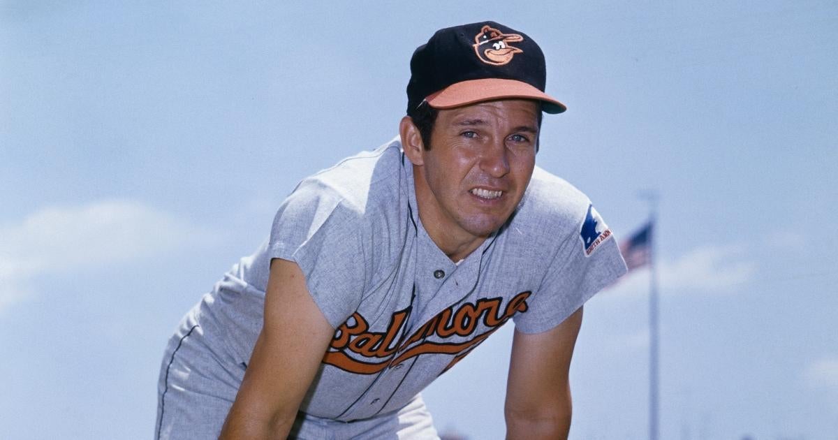 Brooks Robinson, miembro del Salón de la Fama de la MLB y leyenda de los Orioles, muere a los 86 años