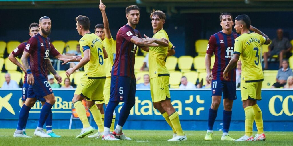 El Villarreal B impone su pegada ante el Eldense