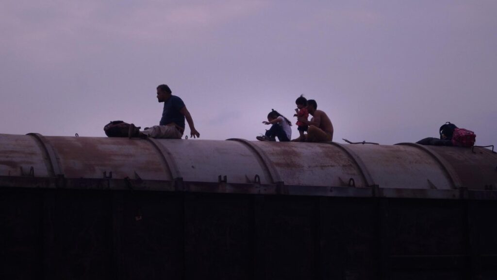 Empresa ferroviaria mexicana suspende viaje de 60 trenes ante el aumento de migrantes