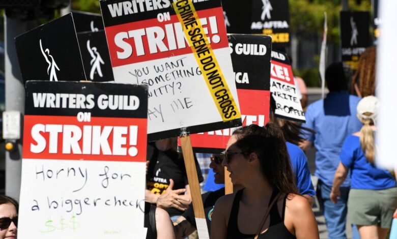 Escritores y estudios llegan a un acuerdo tentativo para poner fin a la huelga de la WGA