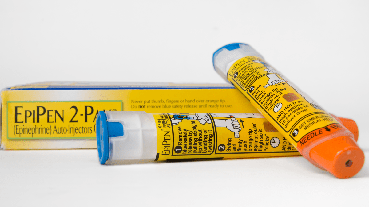 FDA rechaza alternativa sin aguja a EpiPens