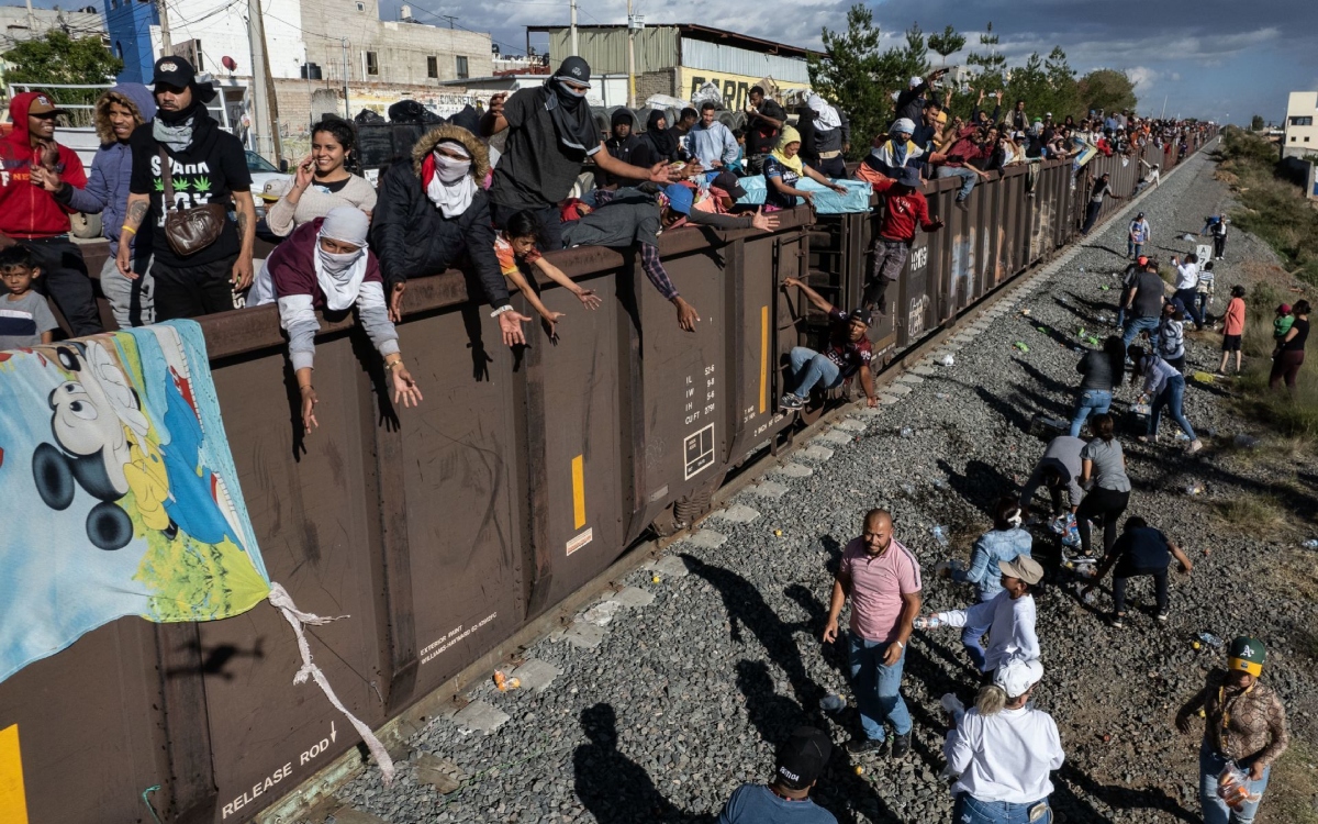 Ferromex trabaja para restablecer tráfico de trenes con seguridad para migrantes y usuarios