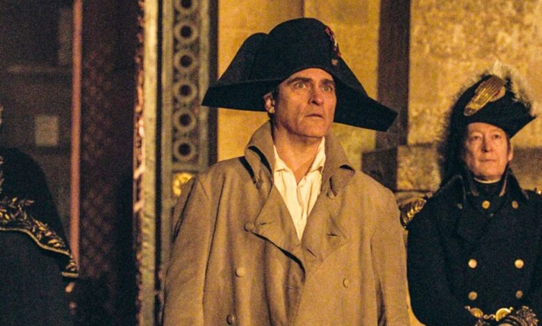 Imágenes de Napoleón muestran al ejército de Joaquin Phoenix invadiendo Rusia en la nueva epopeya de Ridley Scott