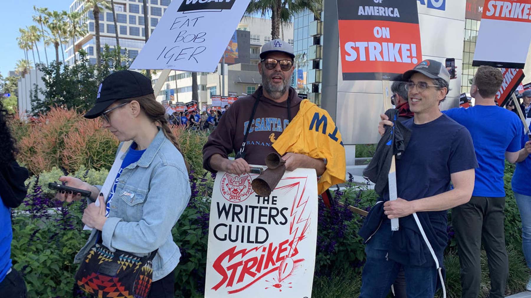 La huelga de guionistas de Hollywood termina por fin: Acuerdo con las IA y los beneficios del streaming
