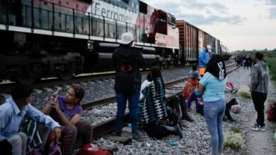 México usará retenes para disuadir a migrantes de subirse a trenes de carga con destino a EEUU