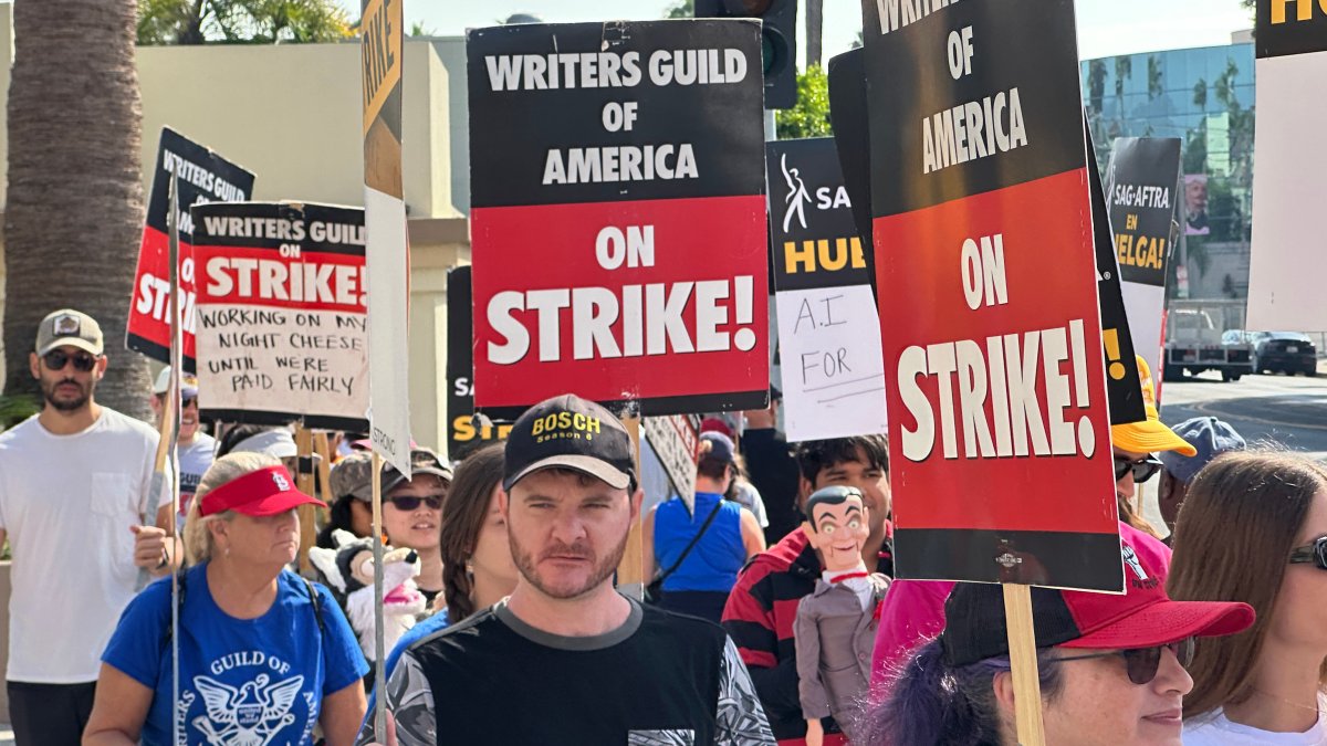 Sindicato WGA vota para poner fin a la huelga de escritores de Hollywood