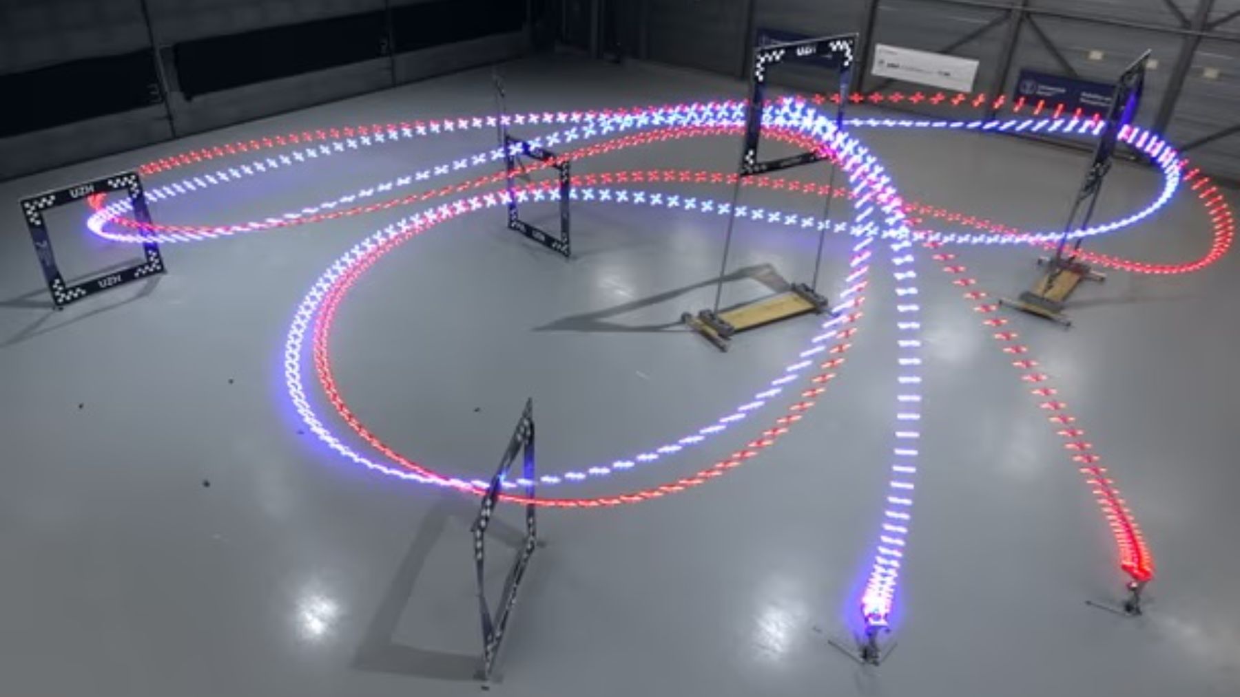 Un dron autónomo impulsado por inteligencia artificial vence a los mejores pilotos en una batalla épica en el aire