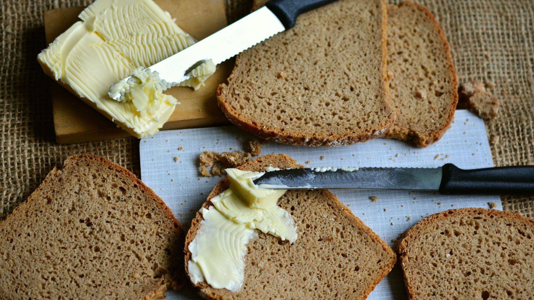 las tostadas, ¿mejor con mantequilla o con margarina?