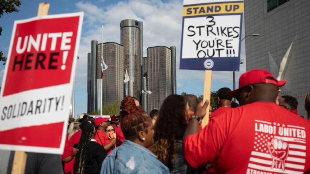 sindicato de trabajadores de la industria automotriz amenaza con expandir huelga si no hay avance