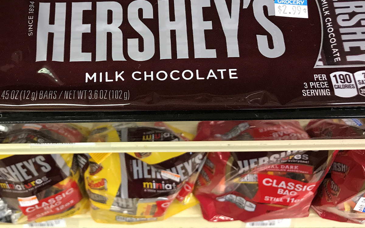 Detectan plomo y cadmio en chocolates Hershey’s