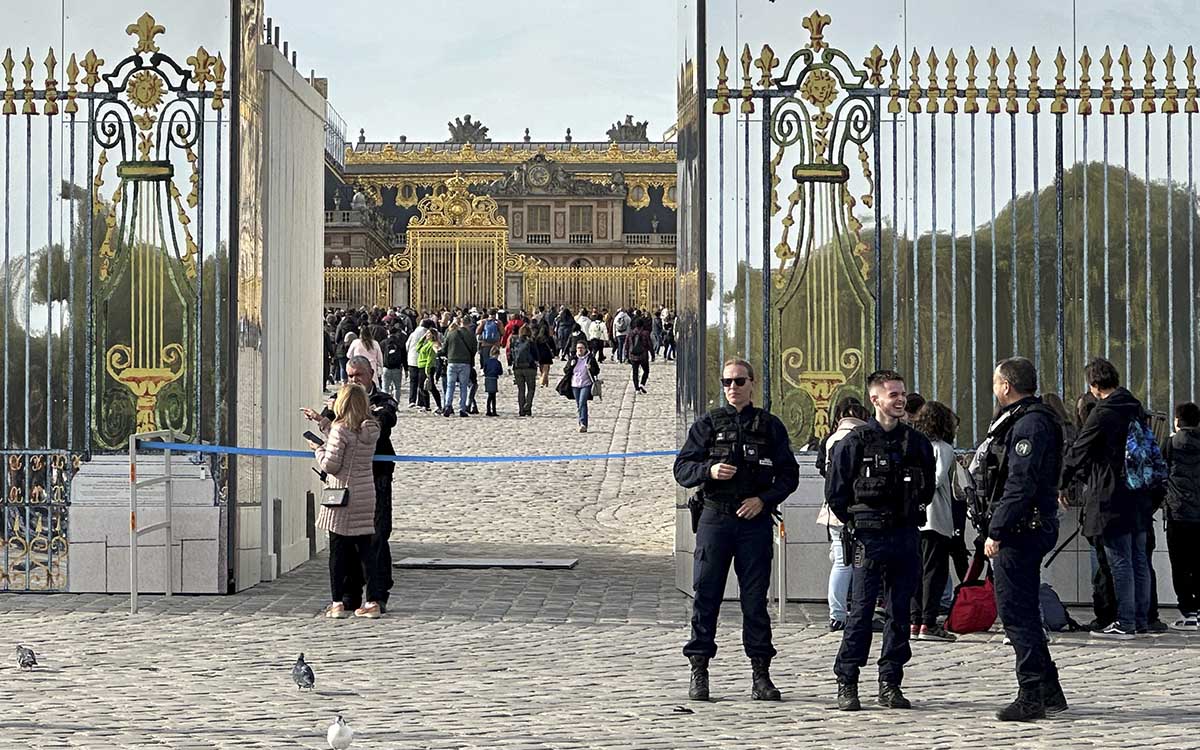 Evacúan por sexta vez el Palacio de Versalles tras nueva amenaza de bomba