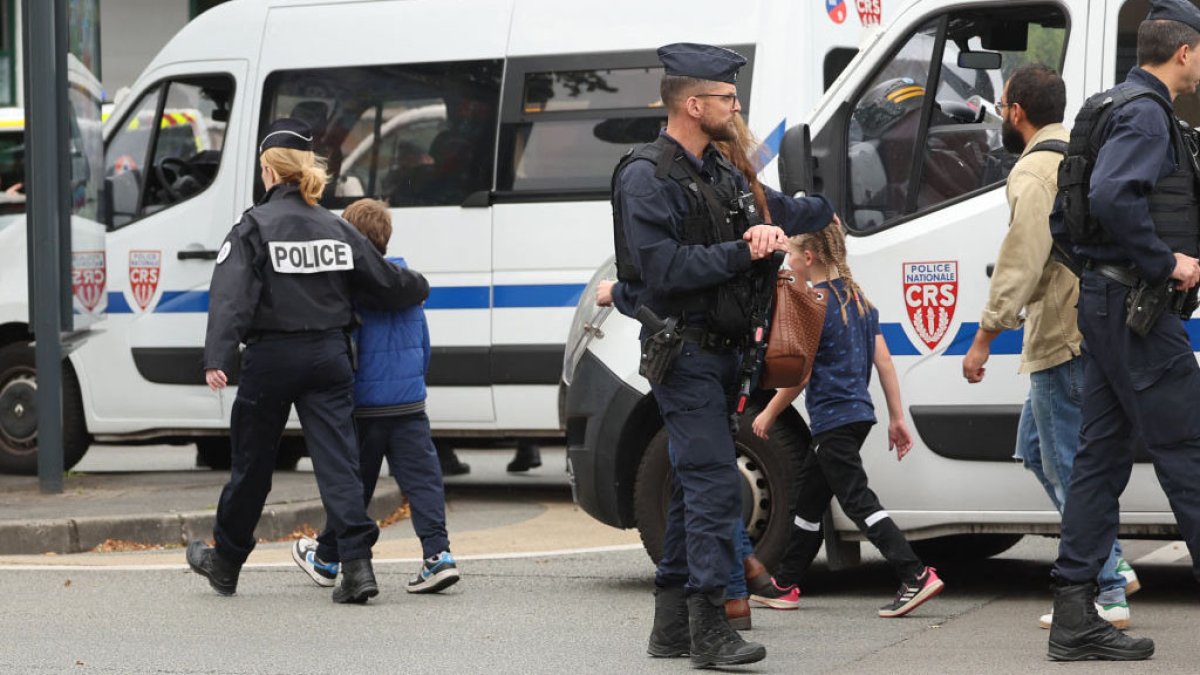 Francia: ataque a cuchillazos en una escuela deja un profesor muerto y dos heridos