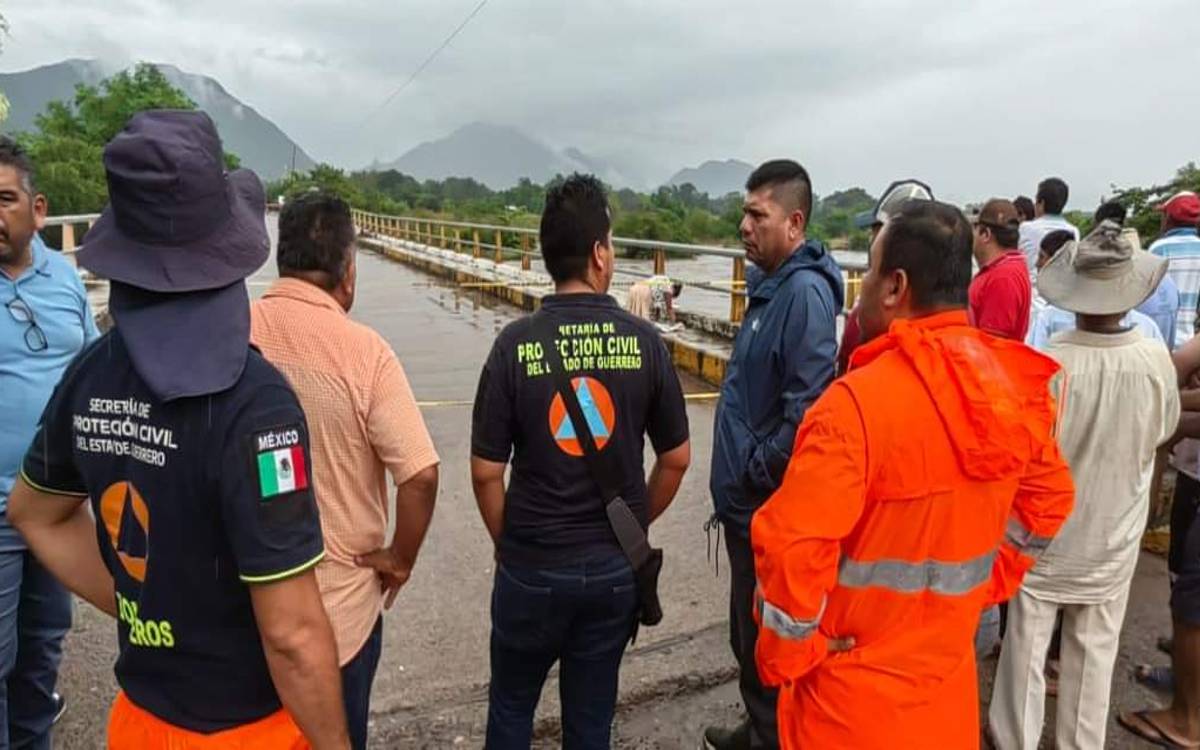 Guerrero: Evacuan a más de 100 personas por crecida de ríos