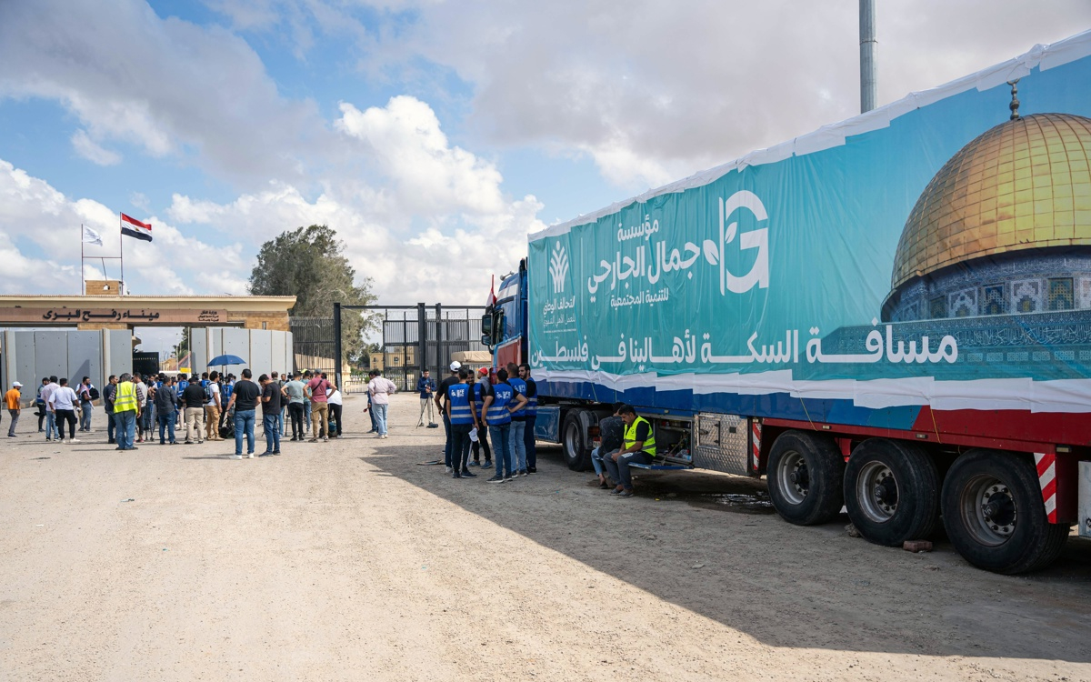 Israel acepta entrada de ayuda humanitaria a Gaza a través de Egipto