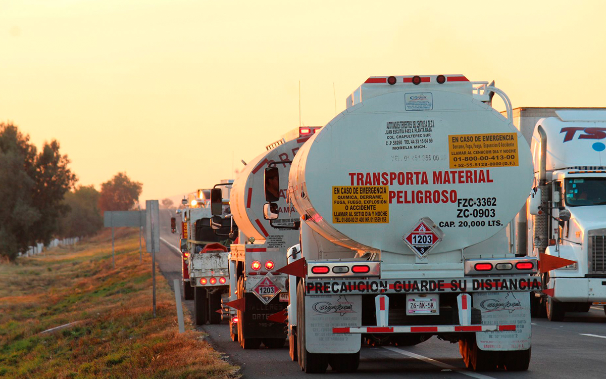 México restringe importación de combustibles para combatir el contrabando