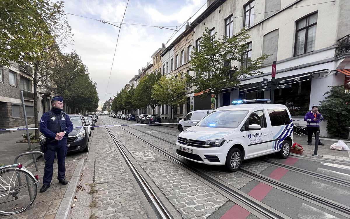 Muere el presunto autor del atentado en Bruselas tras ser tiroteado por la policía