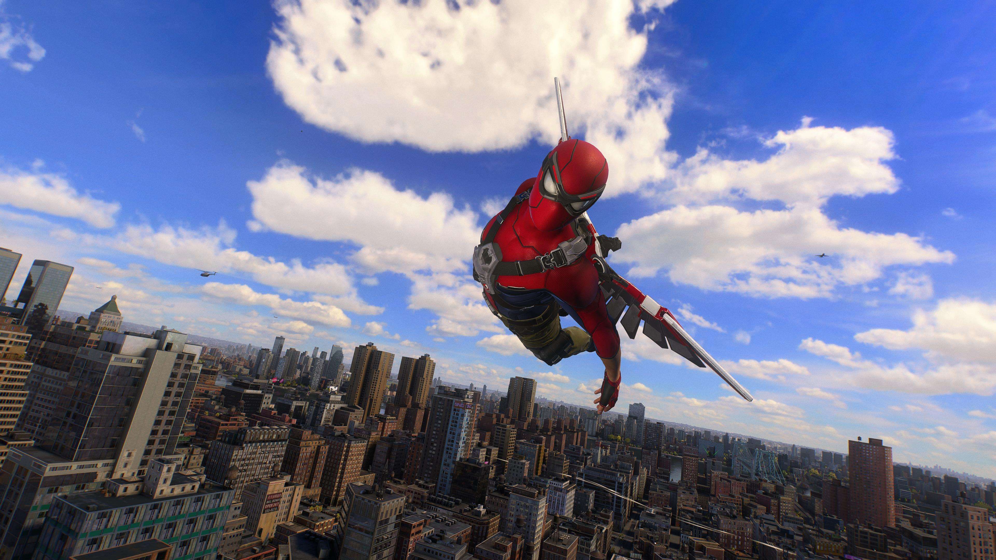 Spider-Falcon volando por encima de la ciudad de Nueva York en Marvel's Spider-Man 2