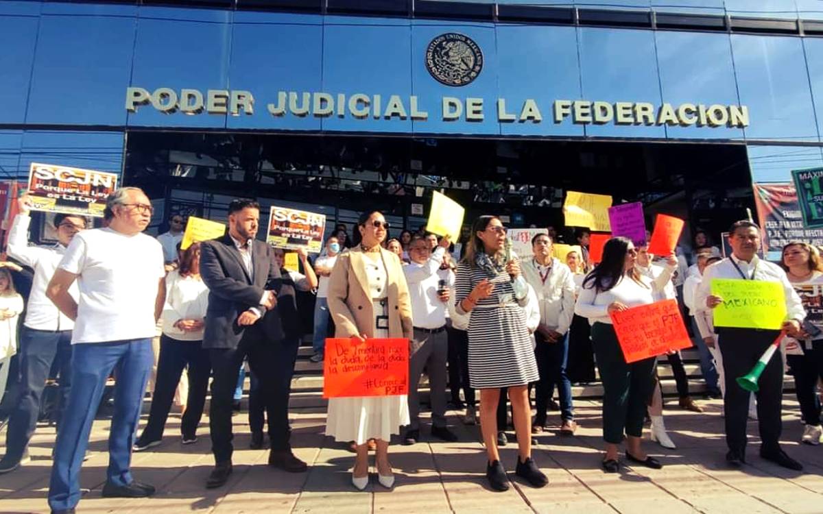 Se manifiestan en el país trabajadores del Poder Judicial contra la extinción de fideicomisos